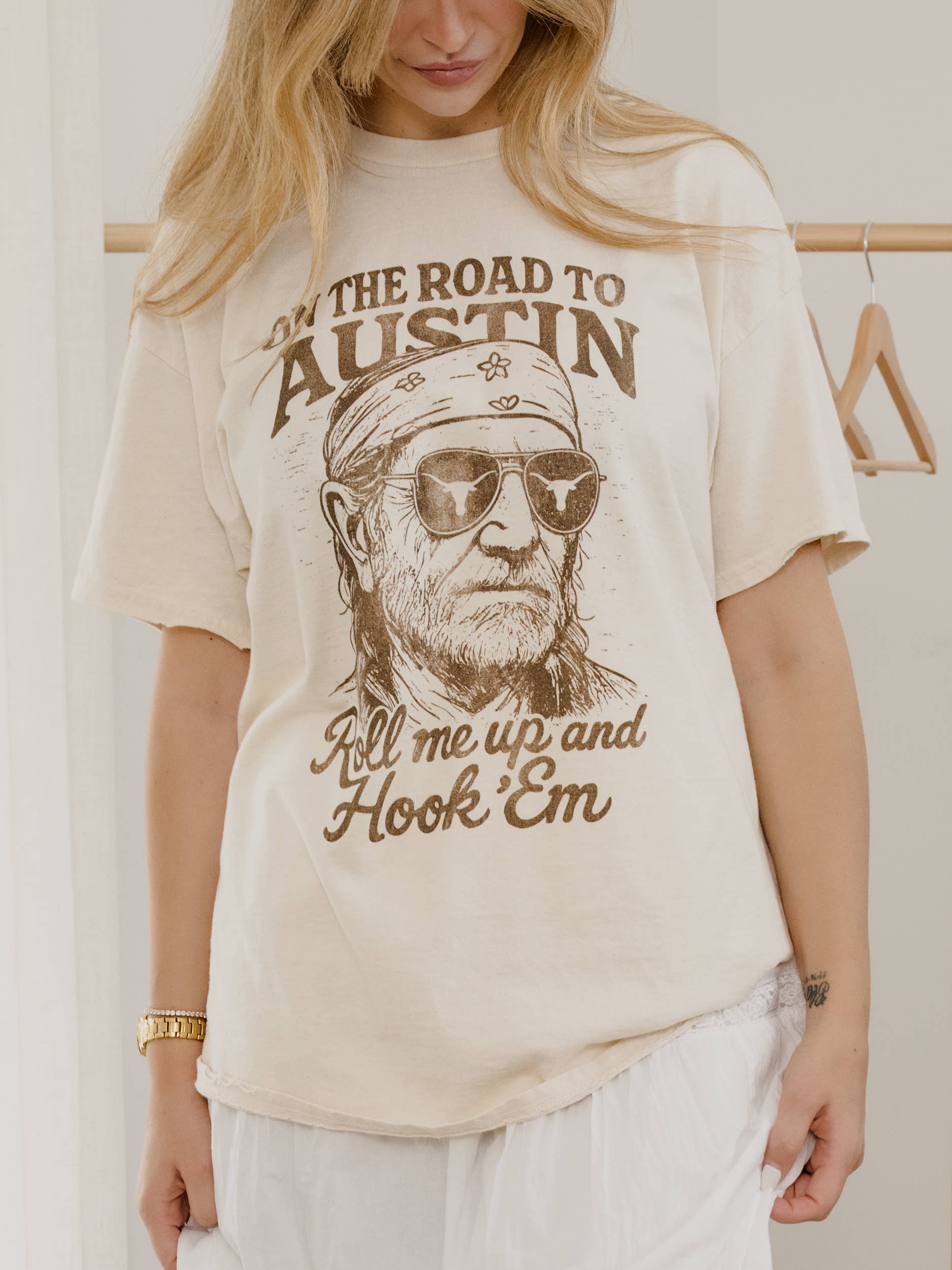 Willie Nelson Roll Me Up Hook Em Horns Thrifted - Adult & Kids T-Shirts, Sweatshirts & Hoodies apparel design preview 1
