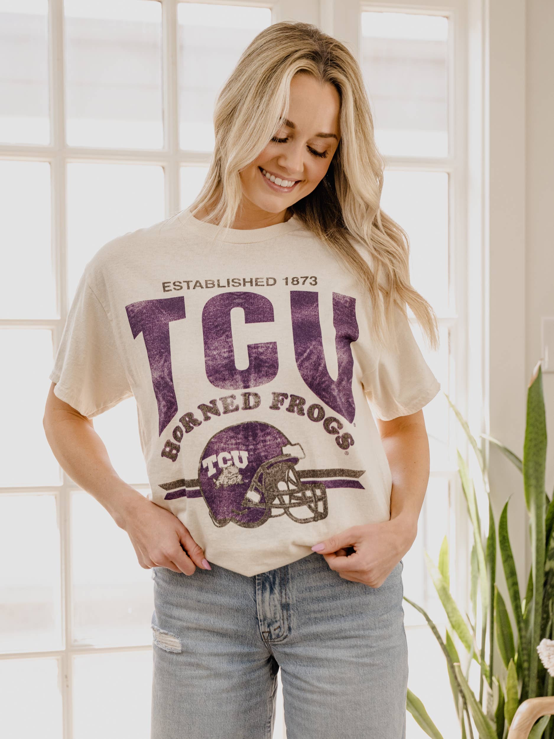 Tcu Horned Frogs Established Helmet Off White - Adult & Kids T-Shirts, Sweatshirts & Hoodies apparel design preview 1