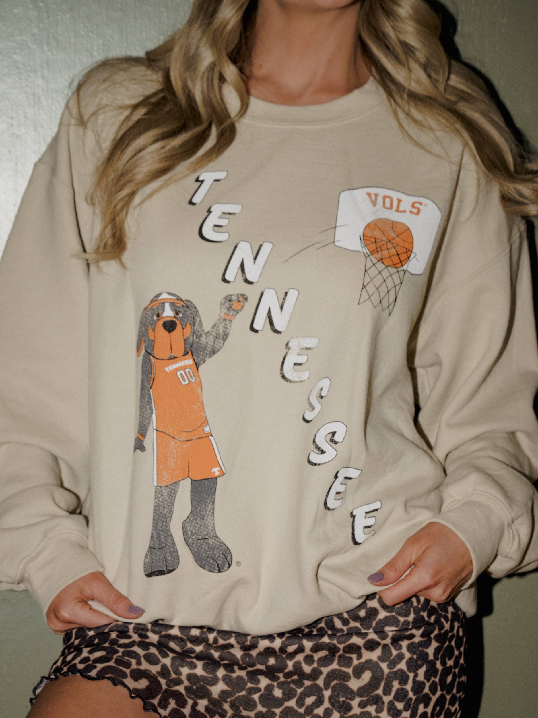 Tennessee Vols Retro Basketball Sand Thrifted - Adult & Kids T-Shirts, Sweatshirts & Hoodies apparel design preview 1