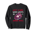Who Loves Aaron Hicks Funny New York Sweatshirt - Unique Graphic Unisex - T-Shirt, Sweatshirt, Hoodie
