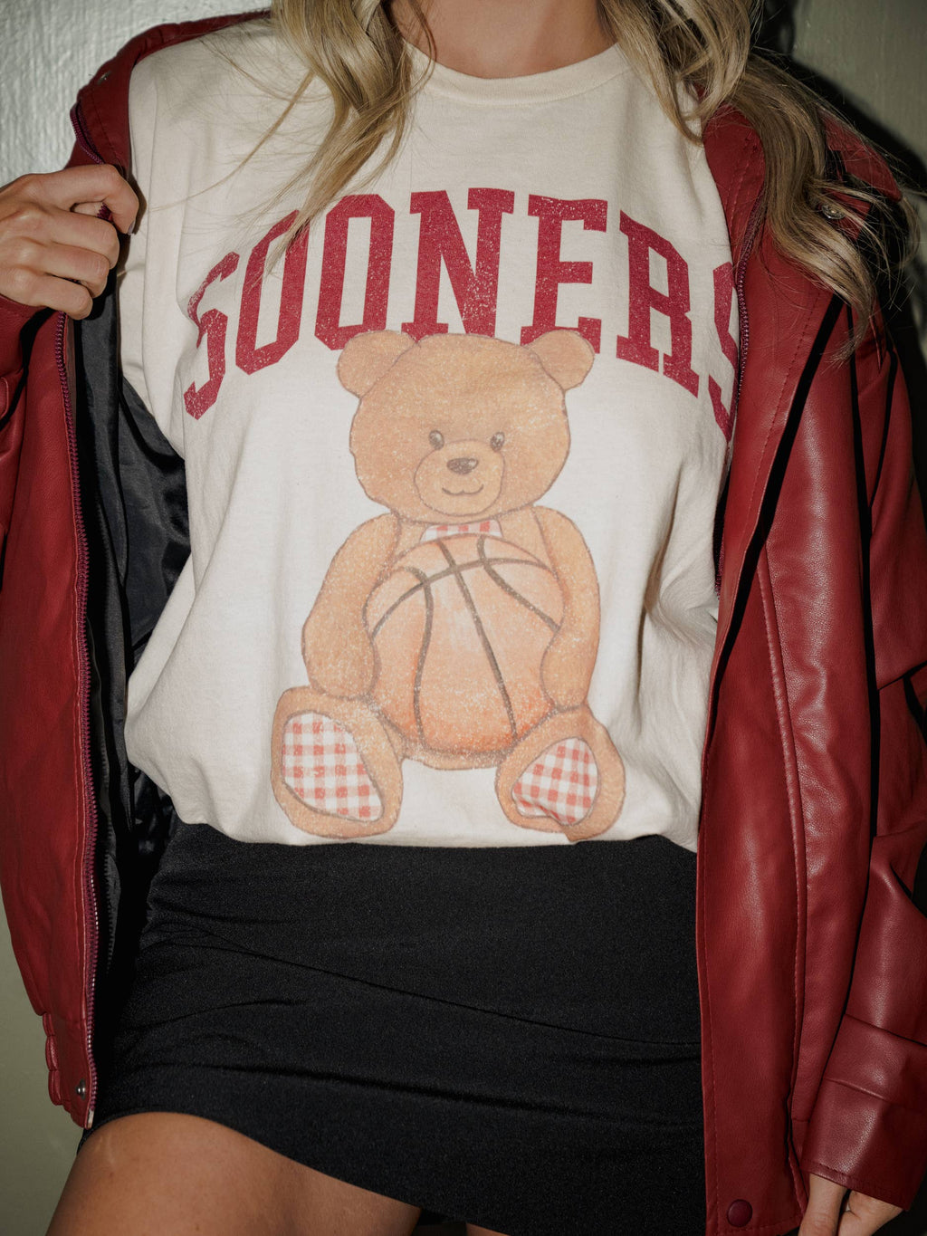 Ou Sooners Basketball Bear Off White Thrifted - Adult & Kids T-Shirts, Sweatshirts & Hoodies apparel design preview 1