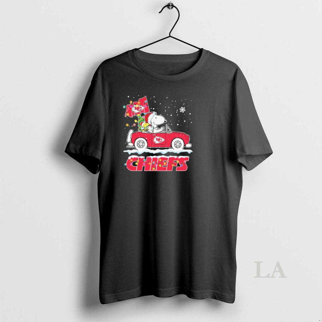 Original The Peanuts X Kansas City Chiefs Driving Car - Adult & Kids T-Shirts, Sweatshirts & Hoodies apparel design preview 1