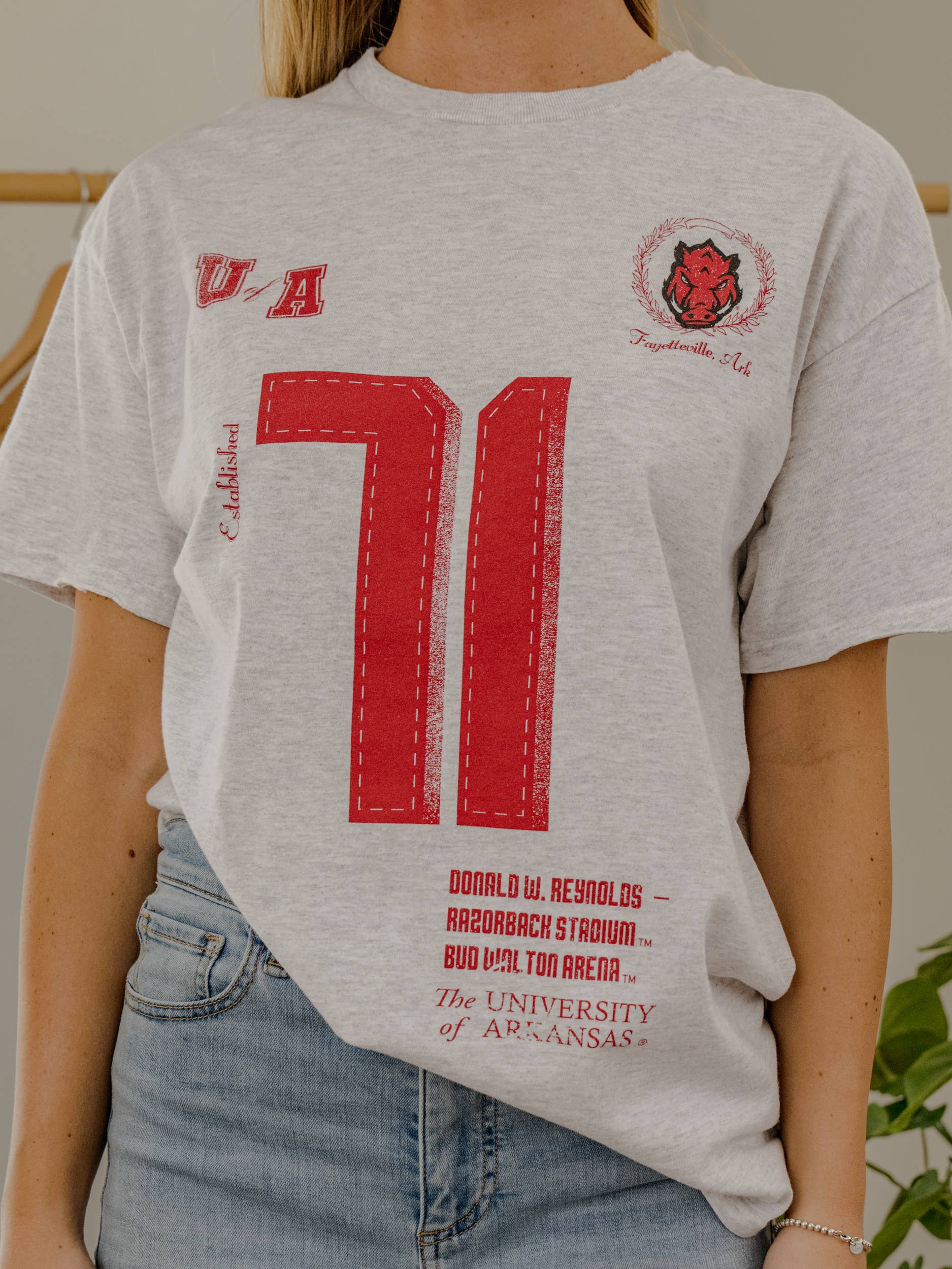 Arkansas Razorbacks Crest Stamp Ash Gray Thrifted - Adult & Kids T-Shirts, Sweatshirts & Hoodies apparel design preview 1
