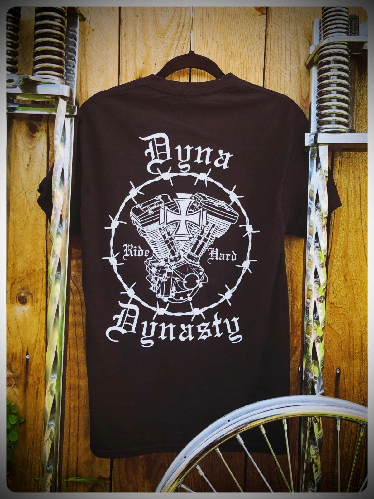 DYNA DYNASTY Evo engine black Harley fairing shocks - Adult & Kids T-Shirts, Sweatshirts & Hoodies apparel design preview 1