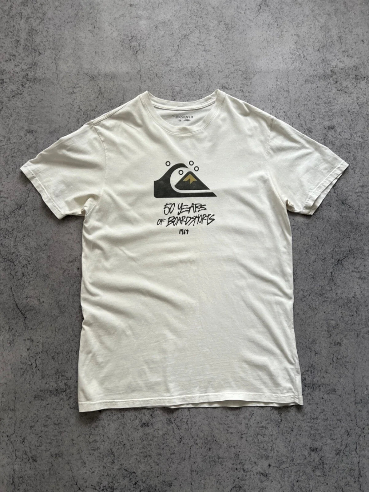 Quiksilver Men's size Large White Center Logo Graphic - Adult & Kids T-Shirts, Sweatshirts & Hoodies apparel design preview 1