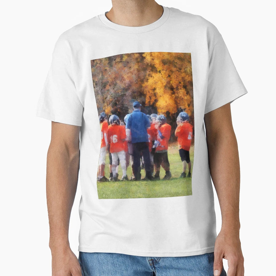 Huddle T-Shirt - Graphic Print Unisex - T-Shirt, Sweatshirt, Hoodie